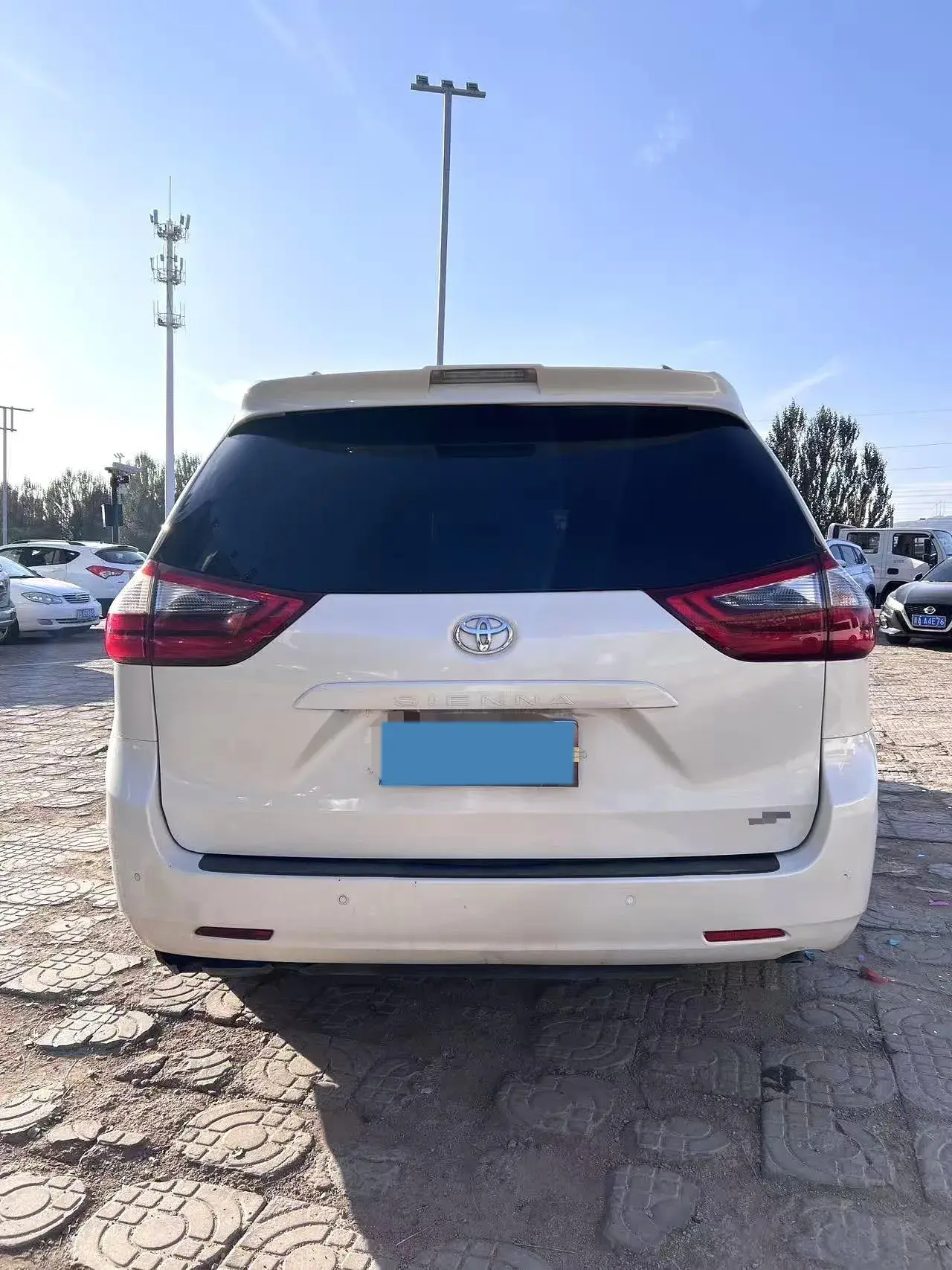 2019 TOYOTA LAND thumbnail 4