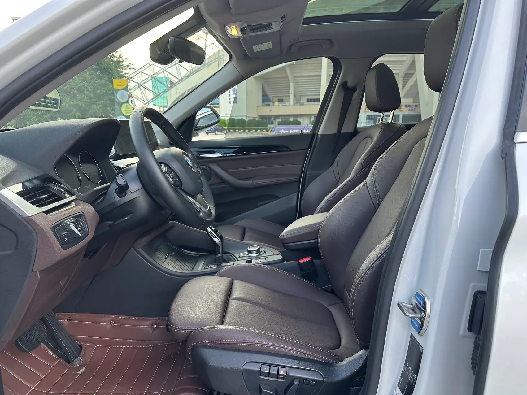 2020 BMW X1 thumbnail 3