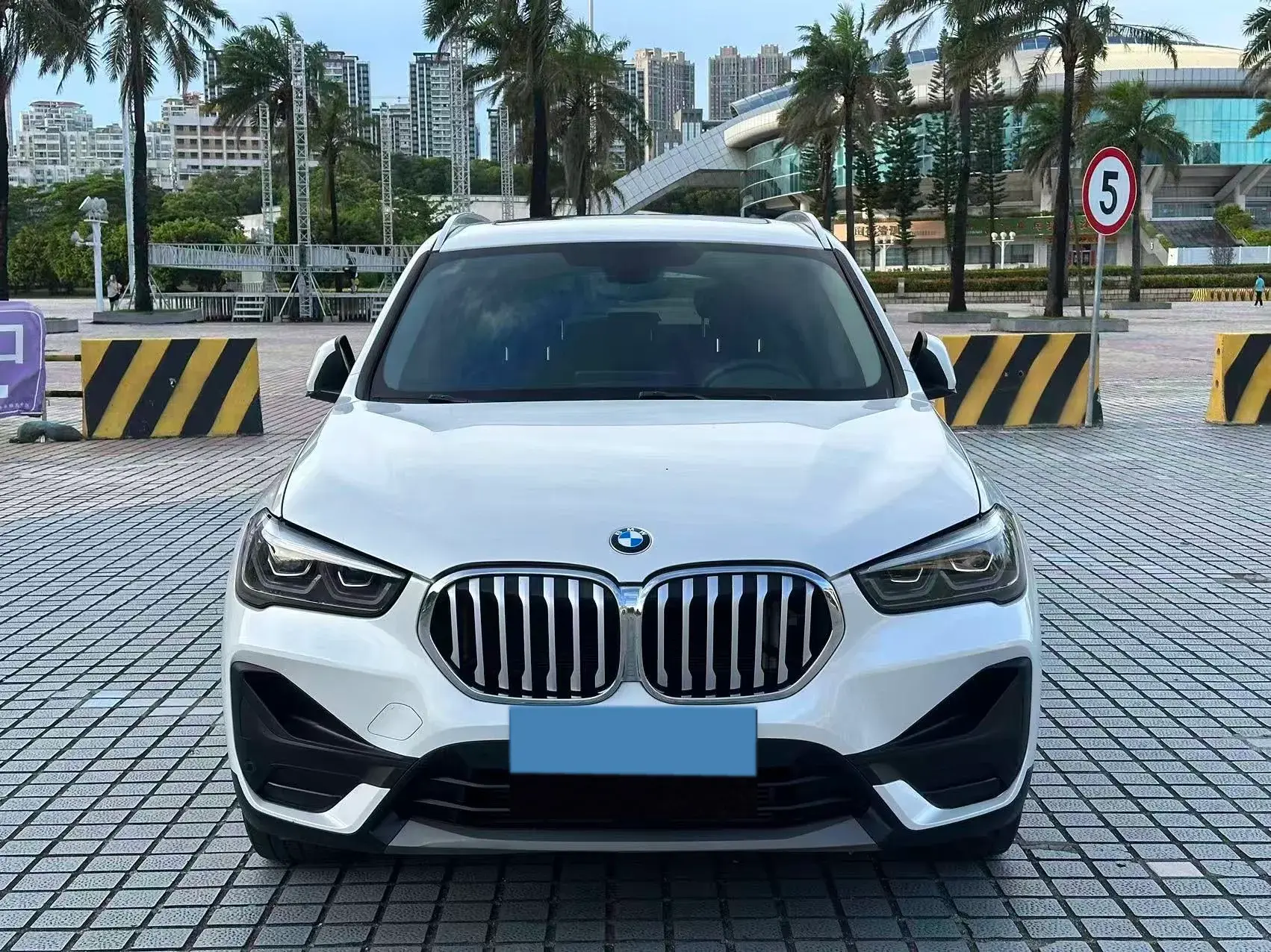 2020 BMW X1 thumbnail 2