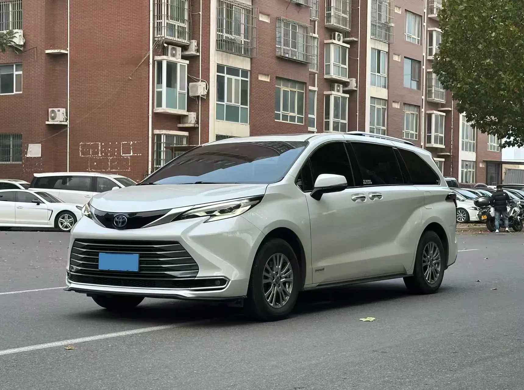 2021 TOYOTA SIENNA view 1