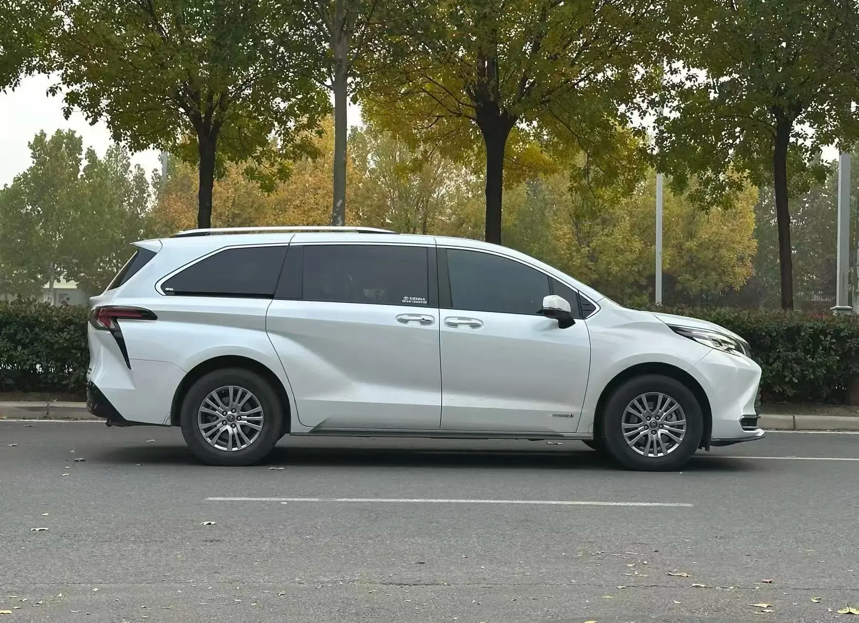 2021 TOYOTA SIENNA thumbnail 4