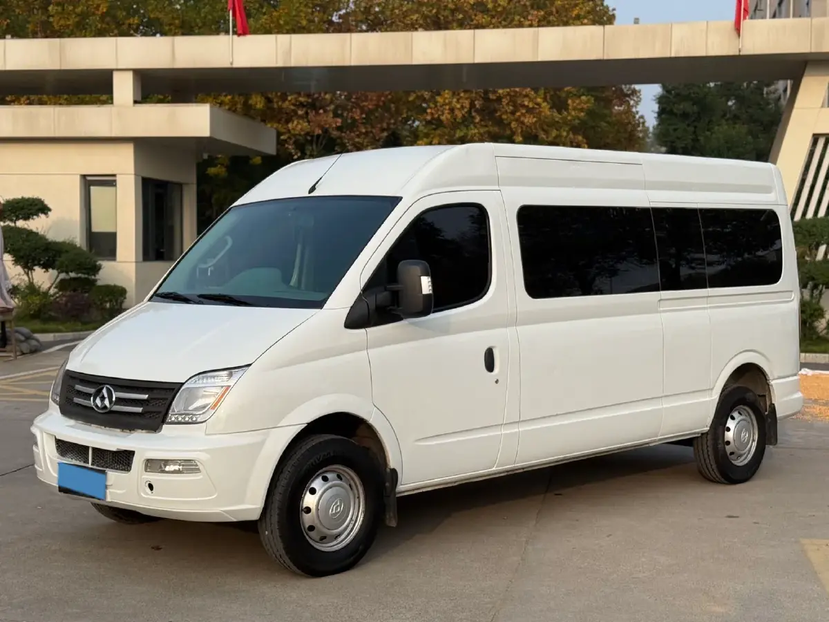 2018 MAXUS XinTu V80 2.5T 136HP L4 6MT