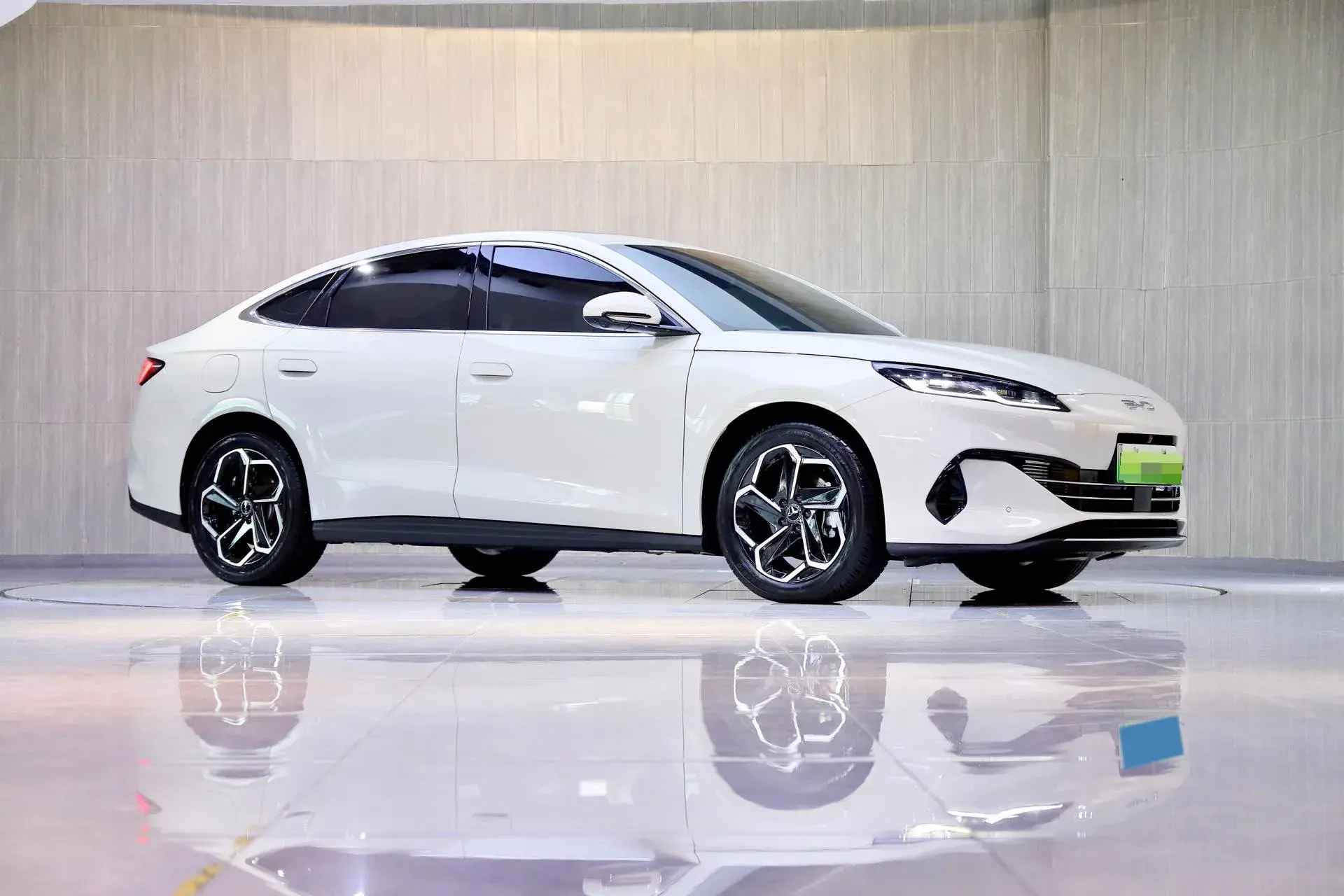 2024 BYD SEAL thumbnail 4