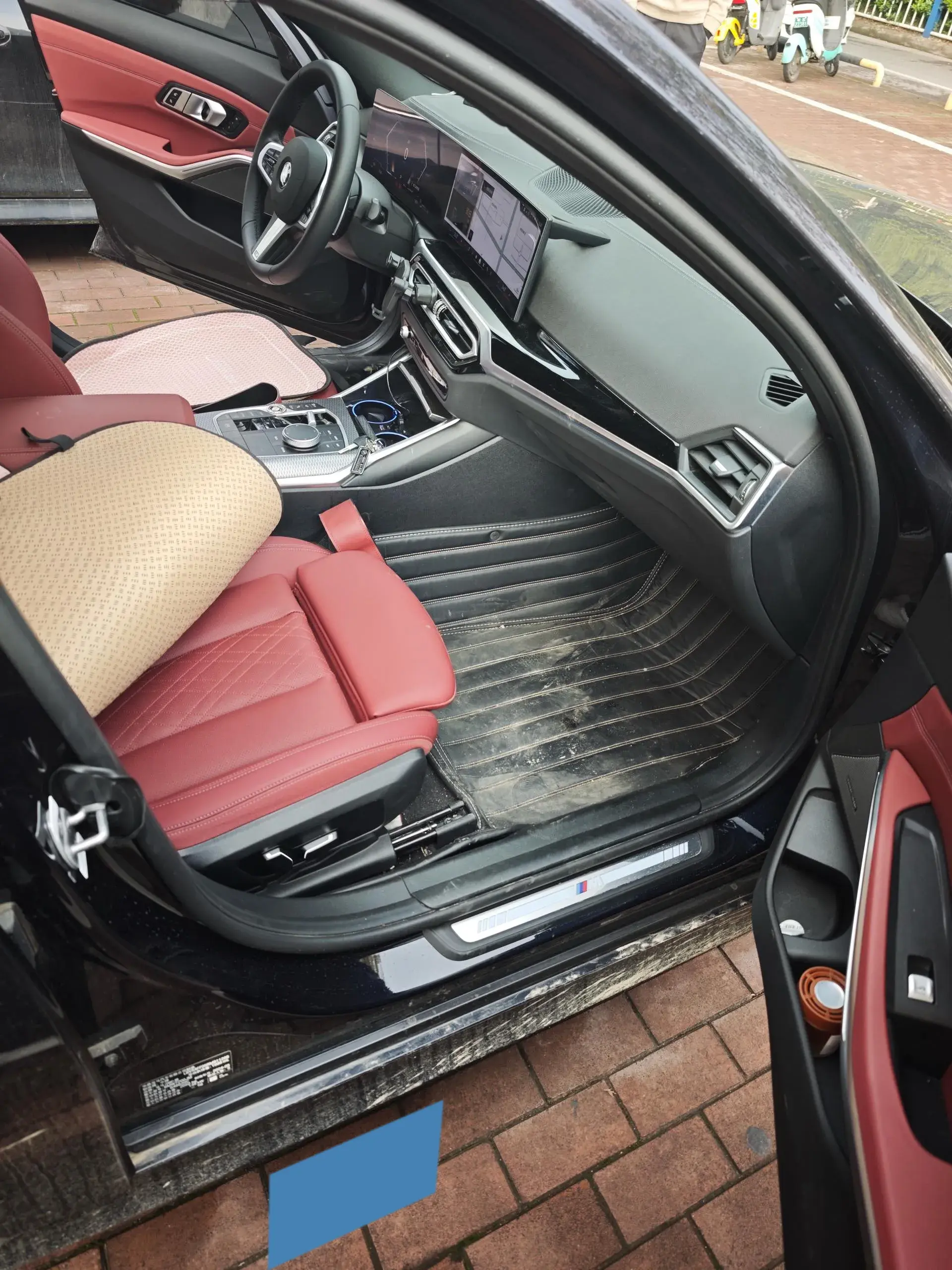 2024 BMW 3 thumbnail 2