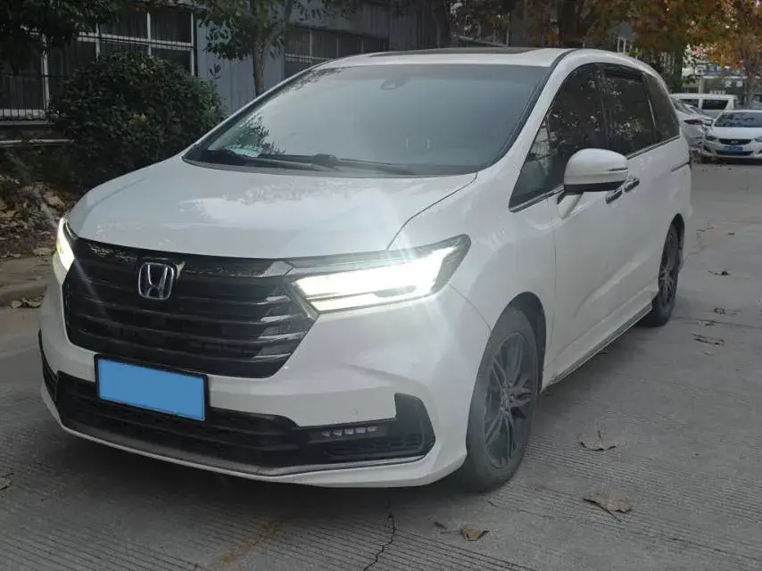 2022 Honda Odyssey 2.0L 146HP L4 E-CVT Hybrid