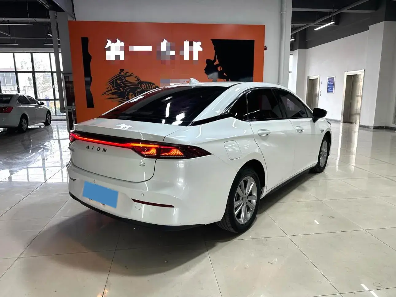 2022 AION S thumbnail 3