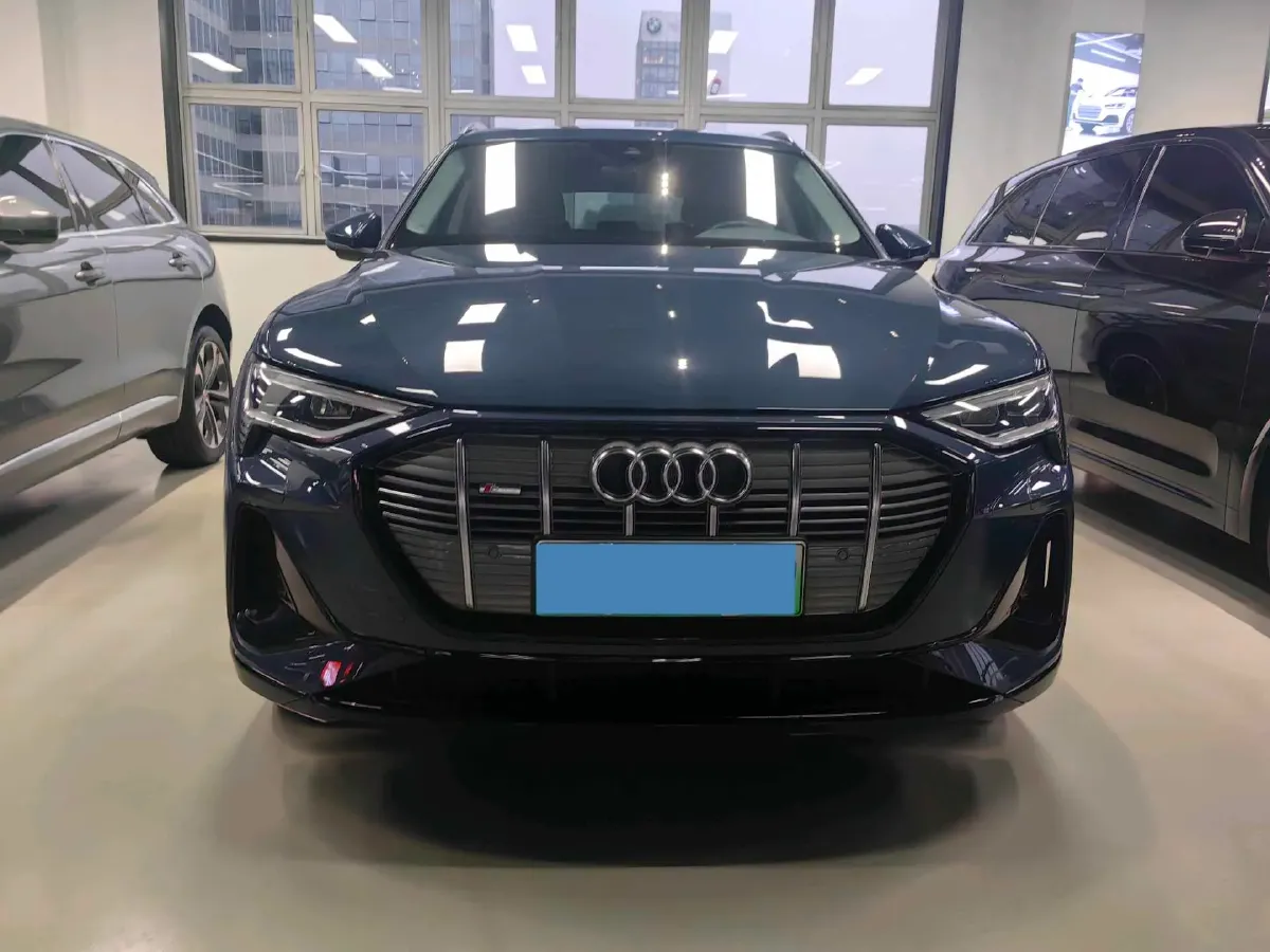 2021 Audi e-tron 2AT BEV 95KWH,autocango,china used car exporter,china ev exporter,chinese used car exporter,chinese used ev exporter