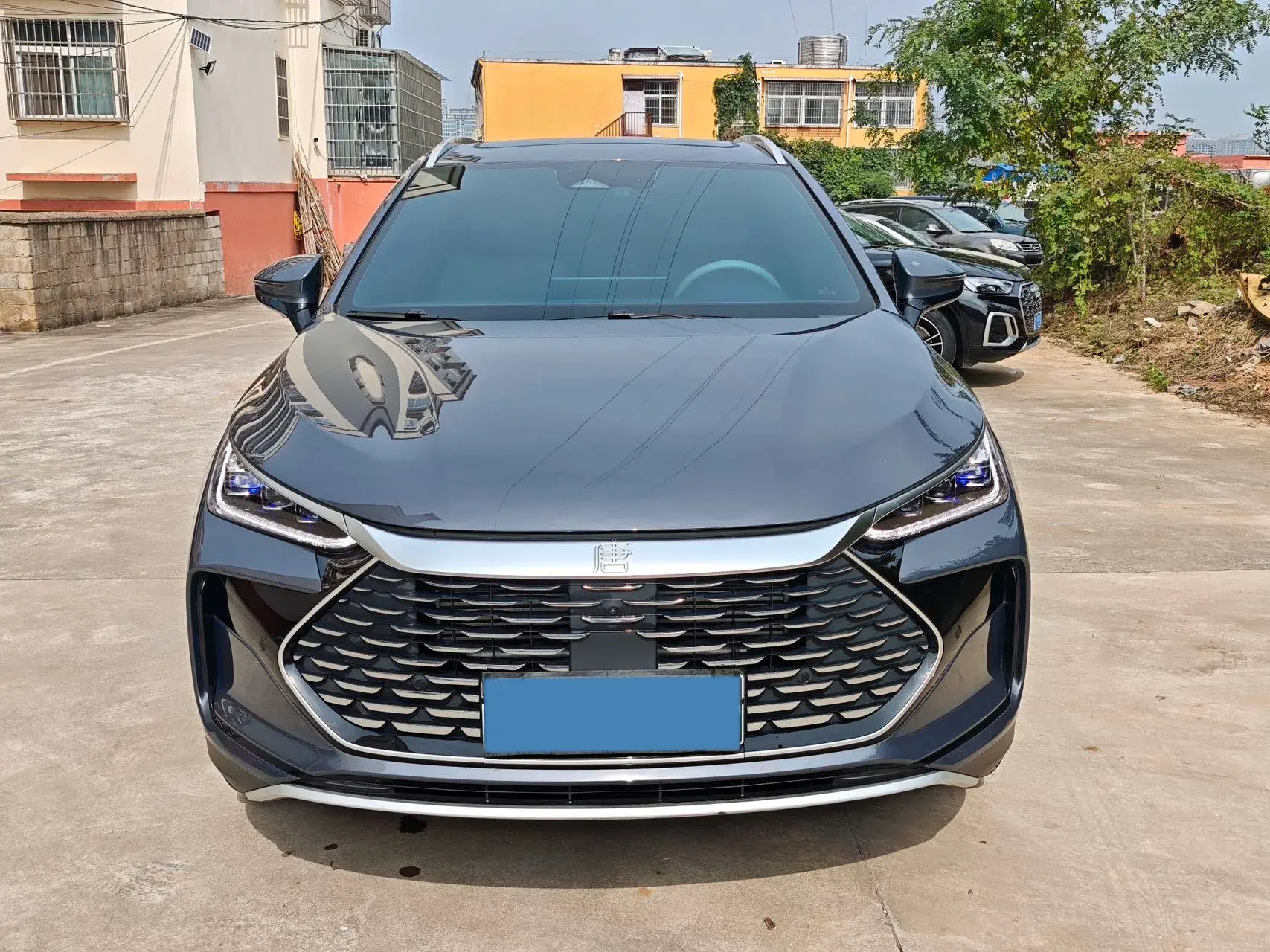 2024 BYD TANG thumbnail 2