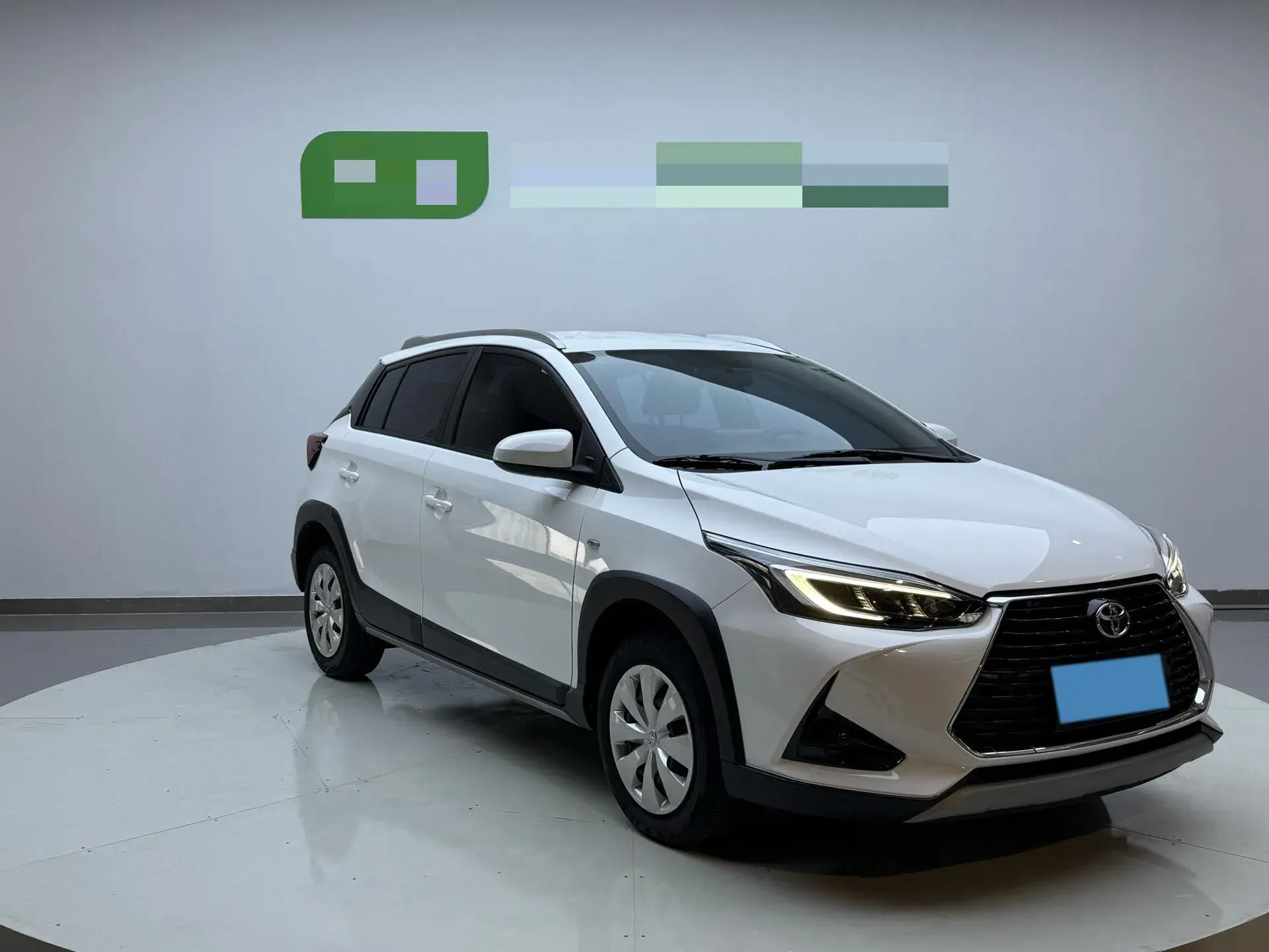 2019 TOYOTA YARIS thumbnail 3