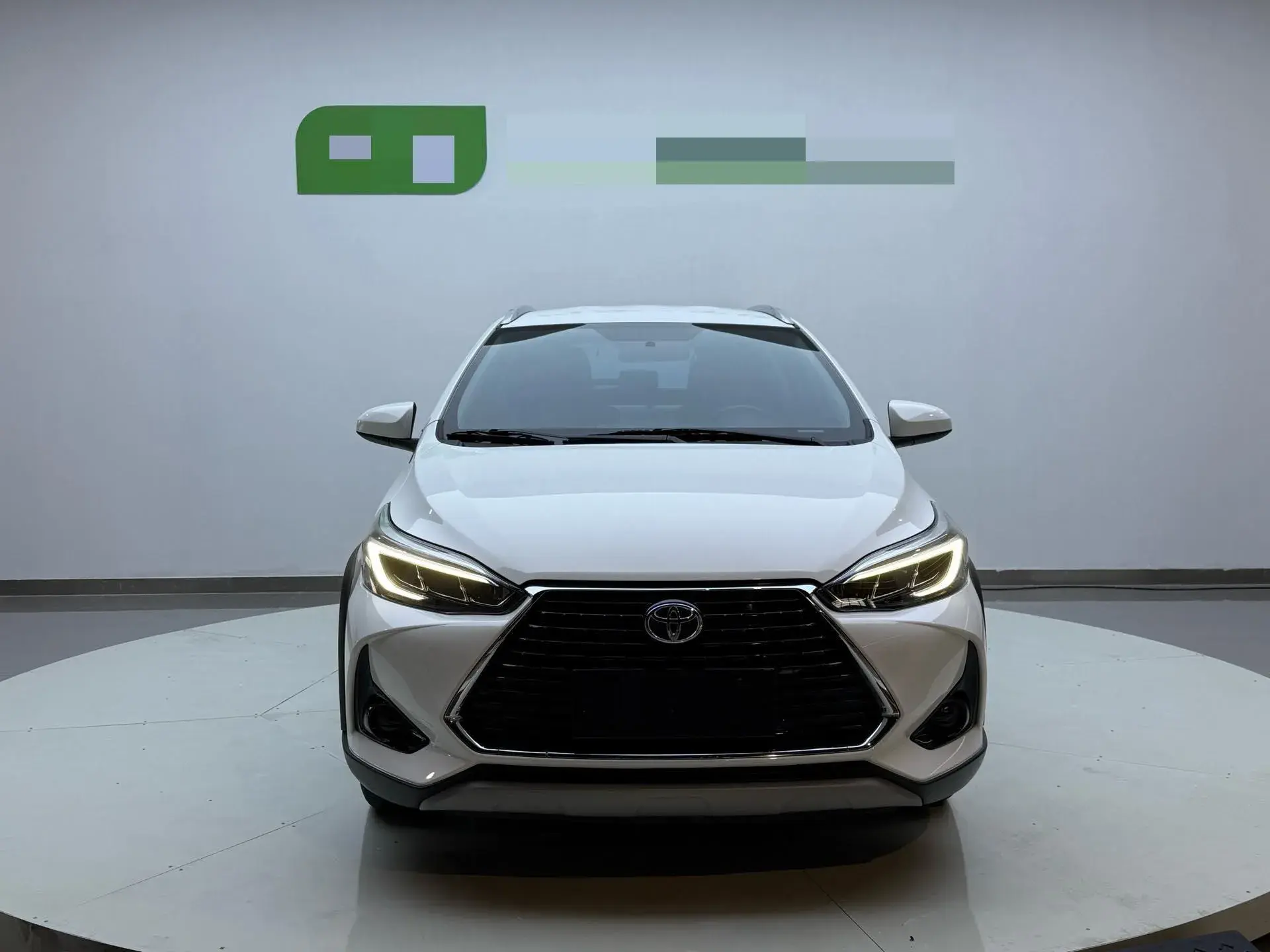 2019 TOYOTA YARIS thumbnail 2