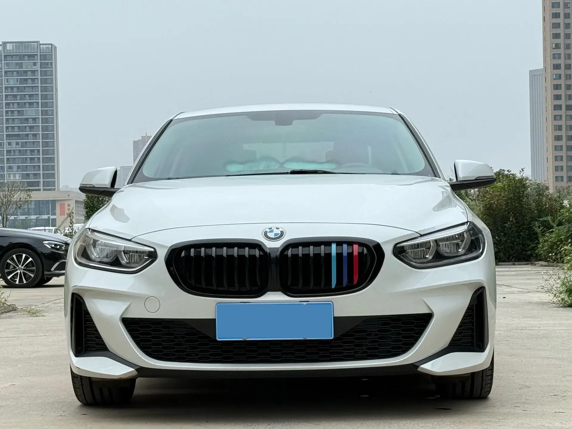 2022 BMW 1 thumbnail 3