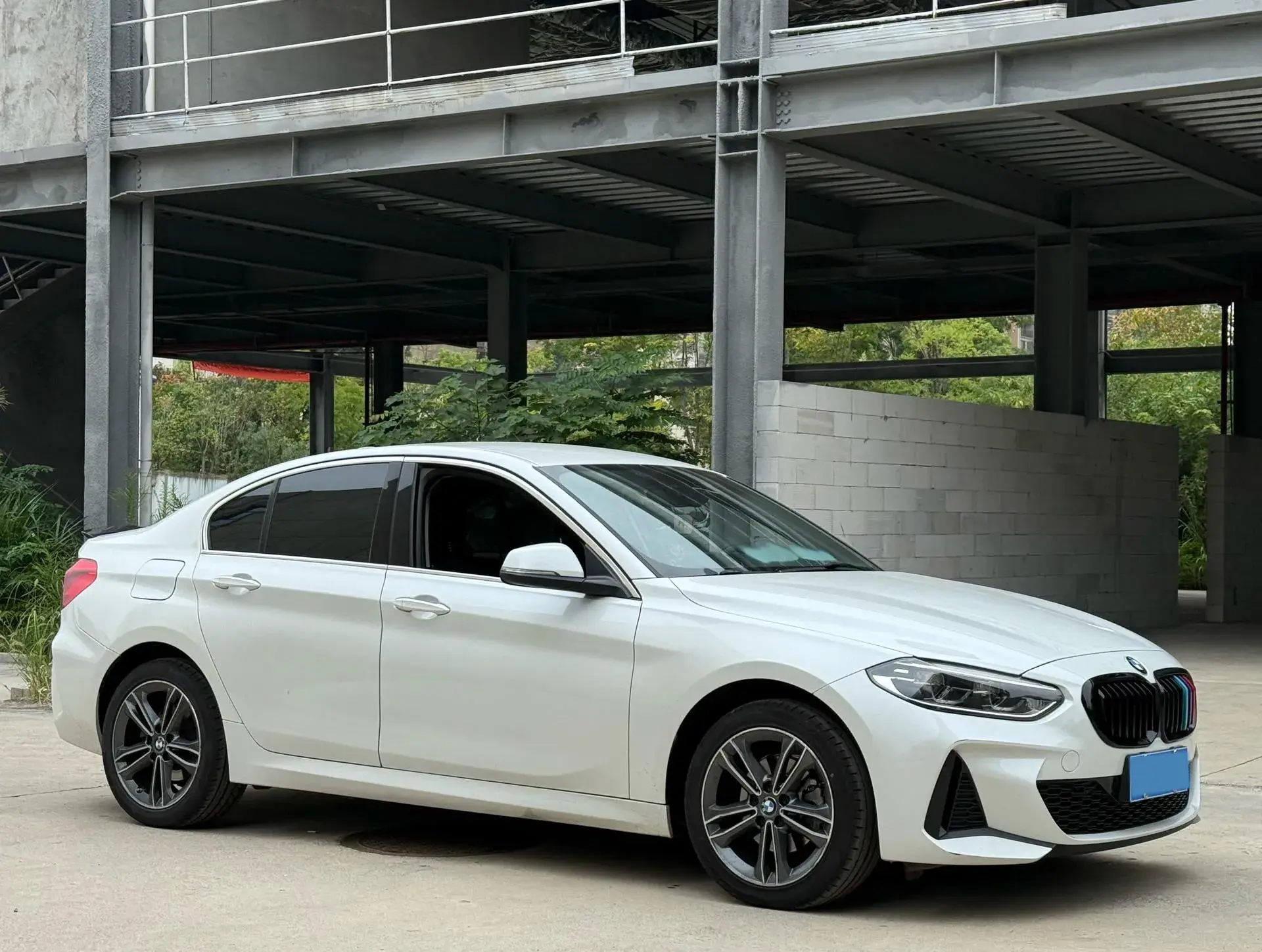 2022 BMW 1 thumbnail 2