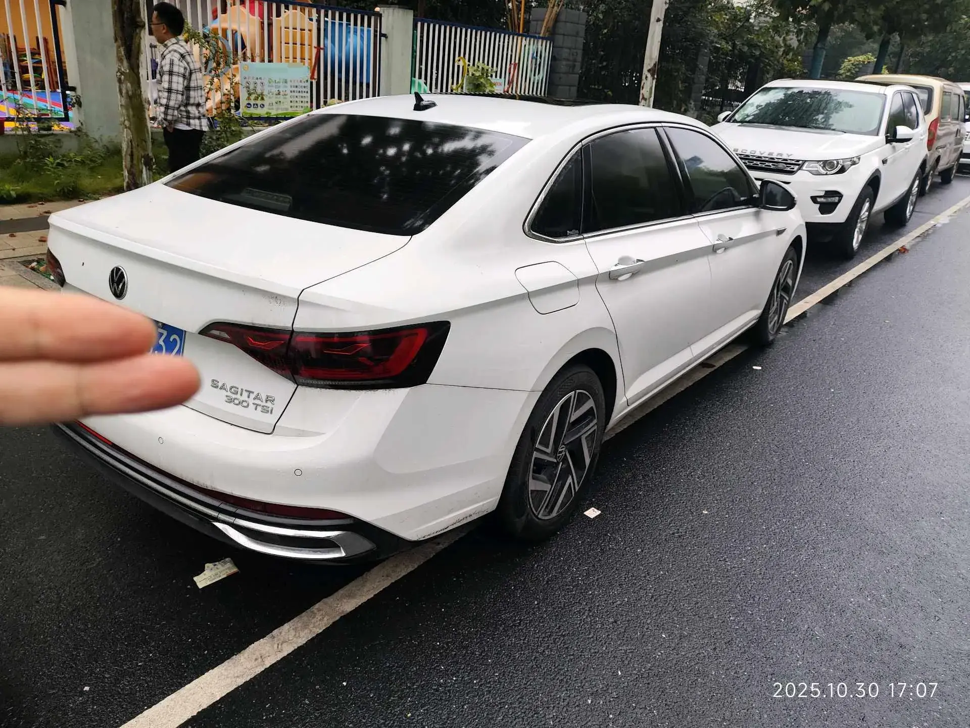 2022 VOLKSWAGEN SAGITAR thumbnail 4