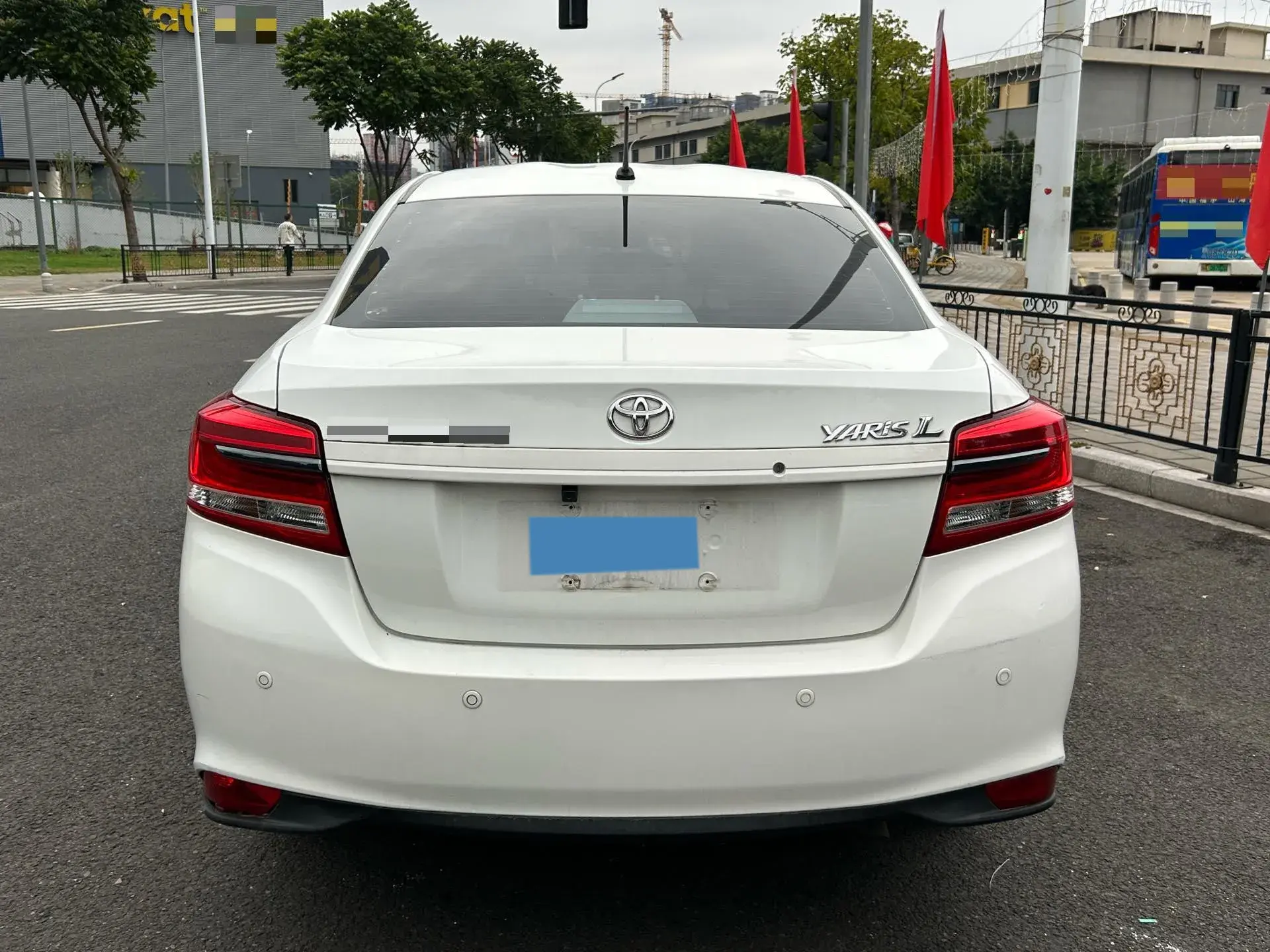 2021 TOYOTA YARIS thumbnail 4