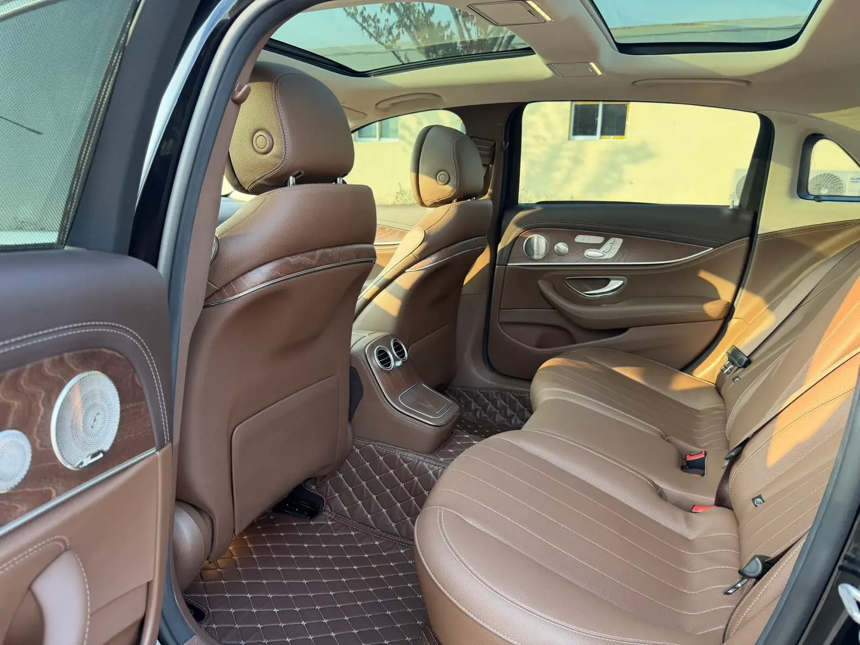 2023 MERCEDES-BENZ E thumbnail 4