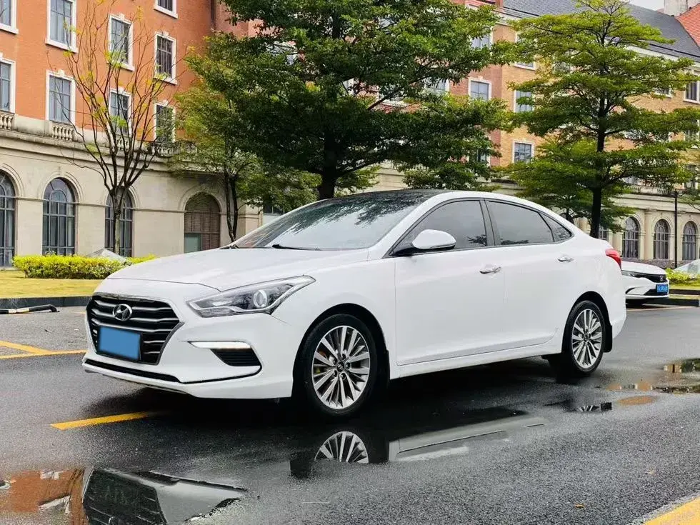 2019 HYUNDAI MISTRA view 1