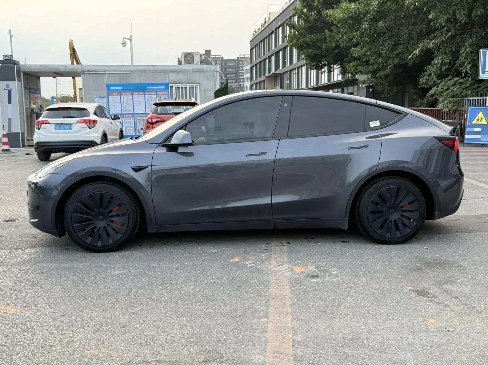 2022 TESLA MODEL thumbnail 3