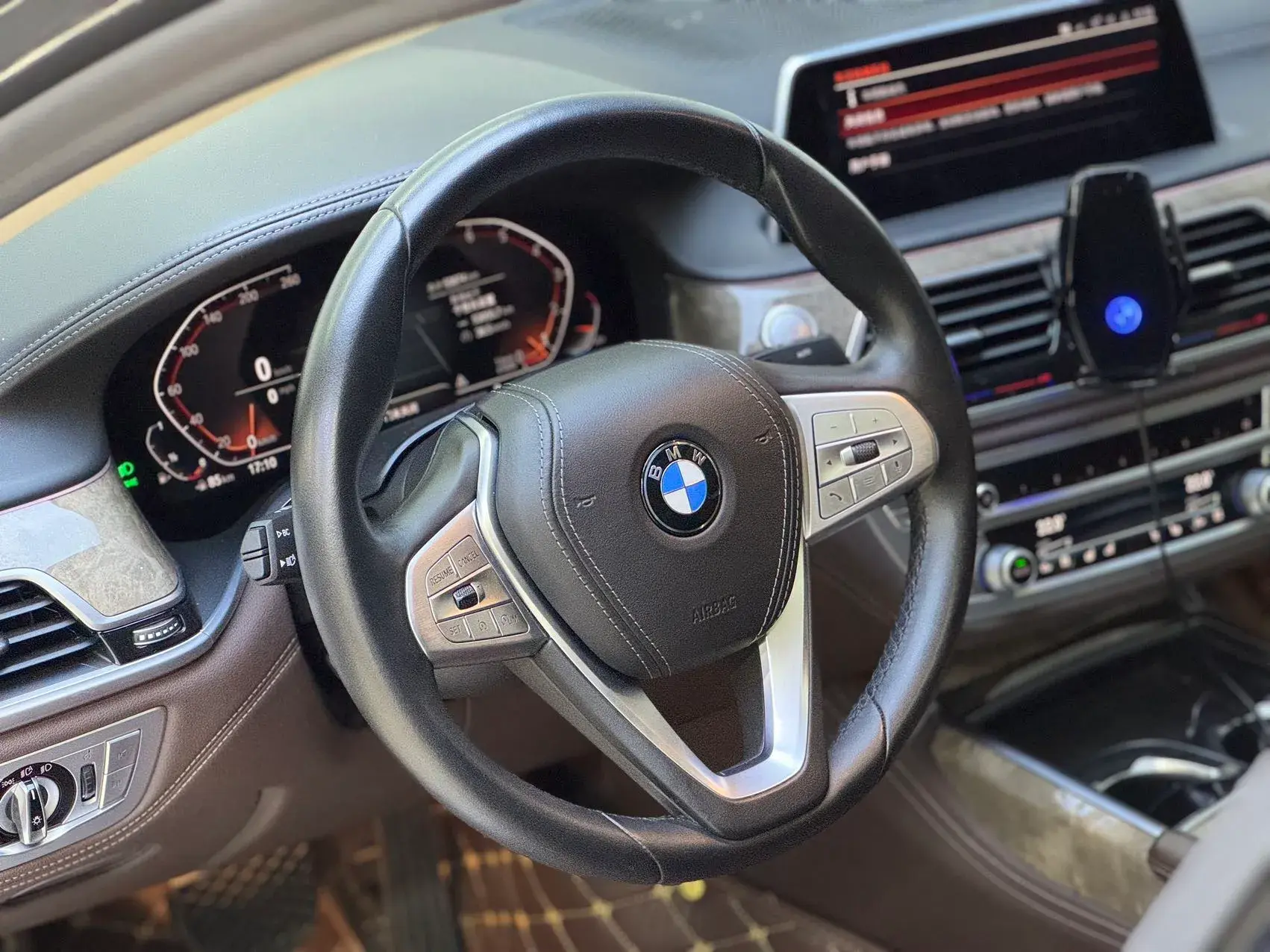 2021 BMW 7 thumbnail 4