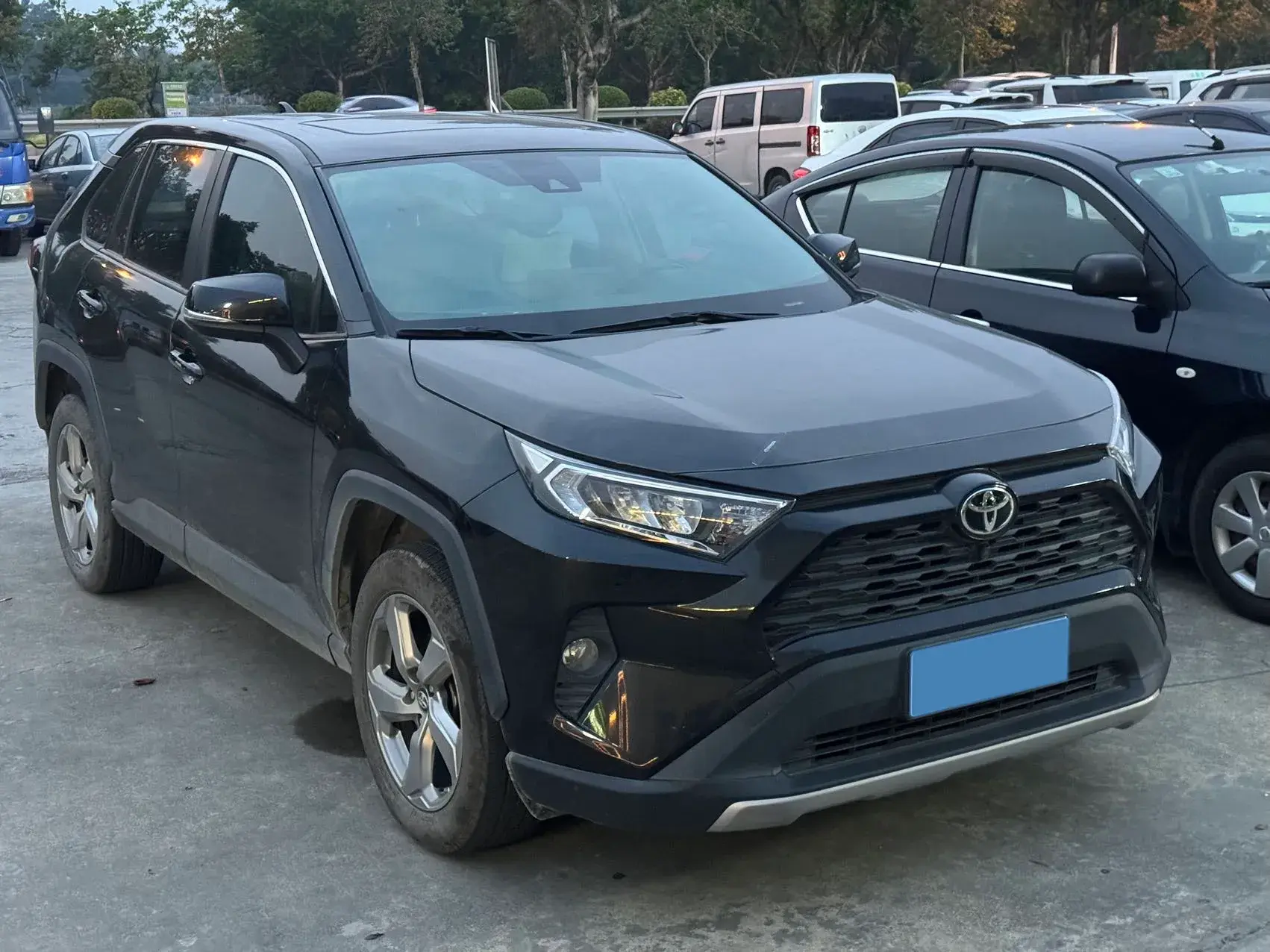 2021 TOYOTA RAV4 thumbnail 4