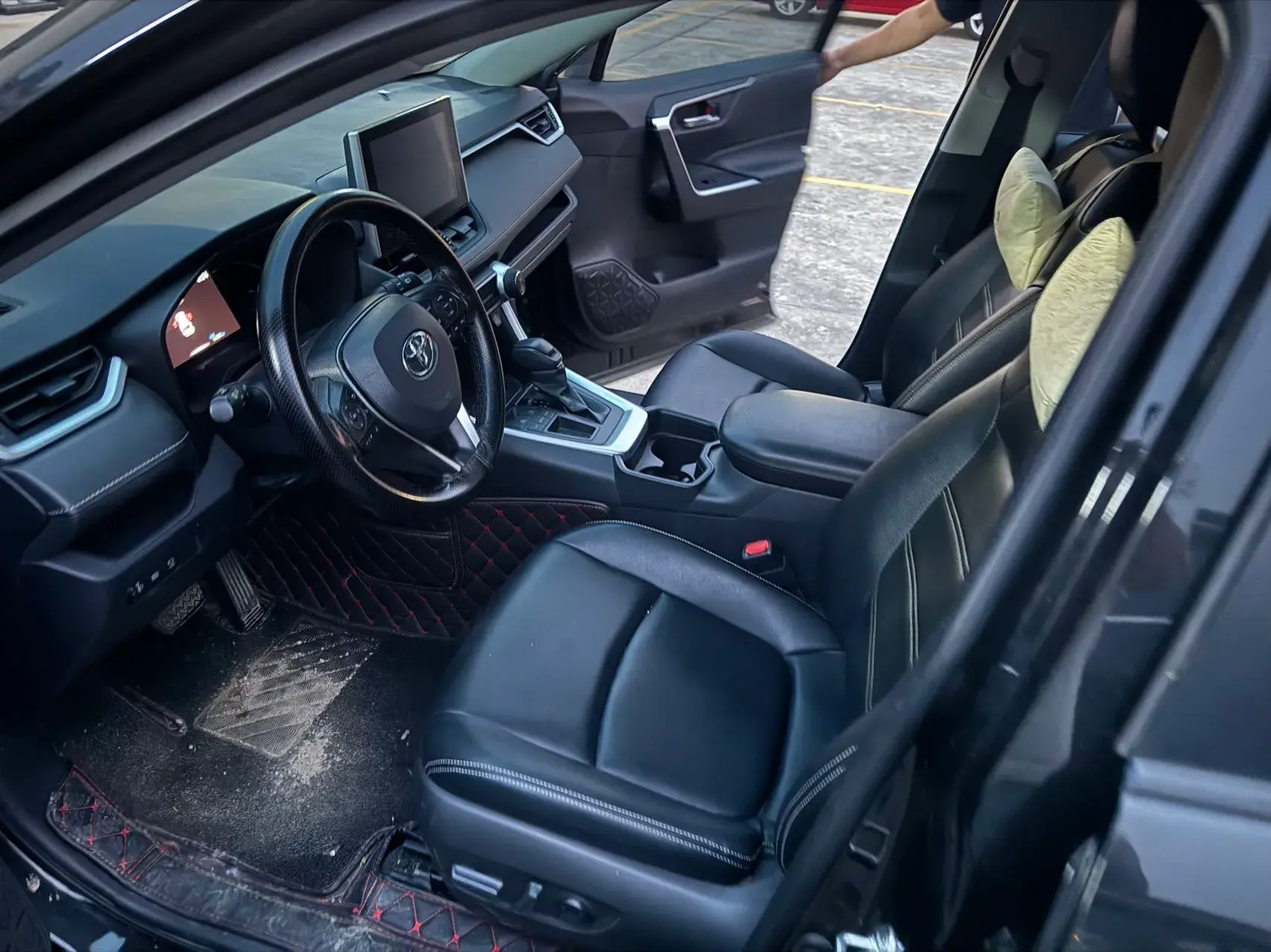 2021 TOYOTA RAV4 thumbnail 3