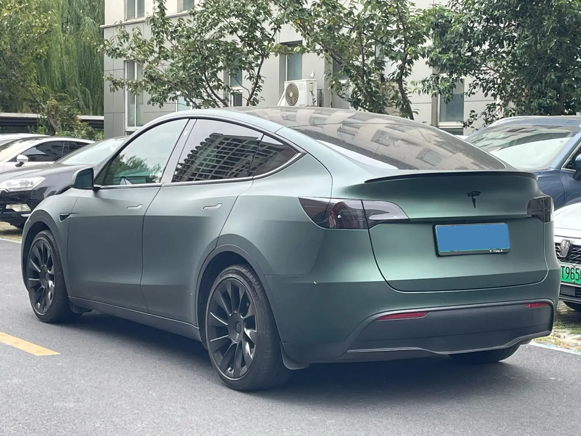 2021 TESLA MODEL thumbnail 4