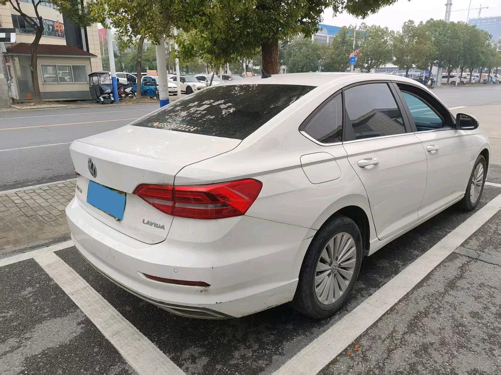 2019 VOLKSWAGEN LAVIDA thumbnail 3