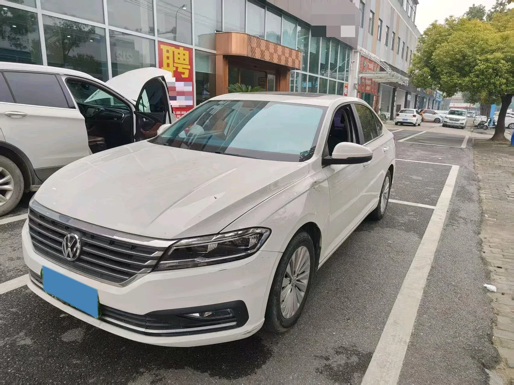 2019 VOLKSWAGEN LAVIDA view 1