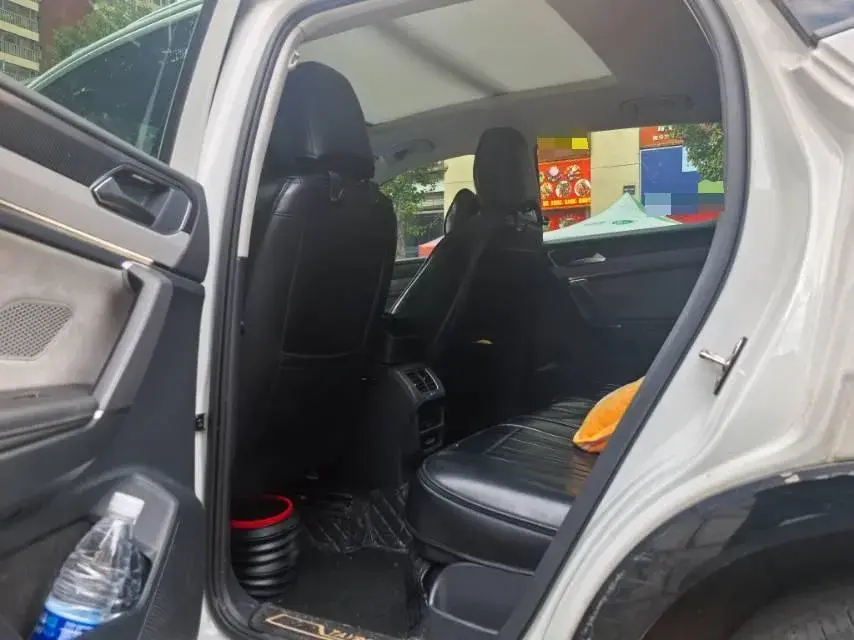 2023 VOLKSWAGEN TAYRON thumbnail 4