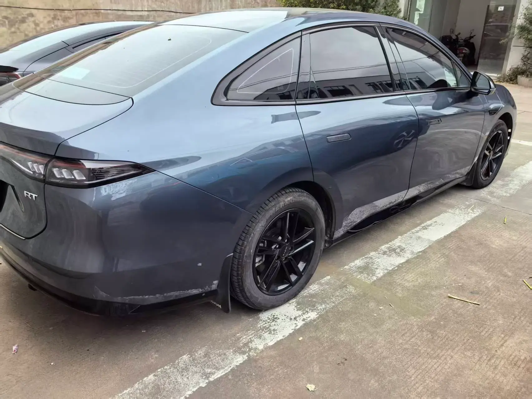 2025 AION AION thumbnail 3