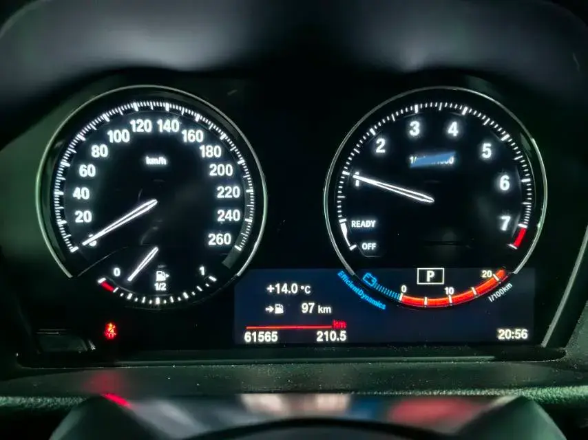 2021 BMW 1 thumbnail 4