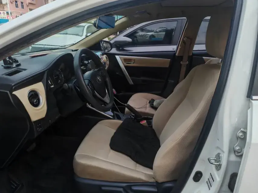 2017 TOYOTA COROLLA thumbnail 2