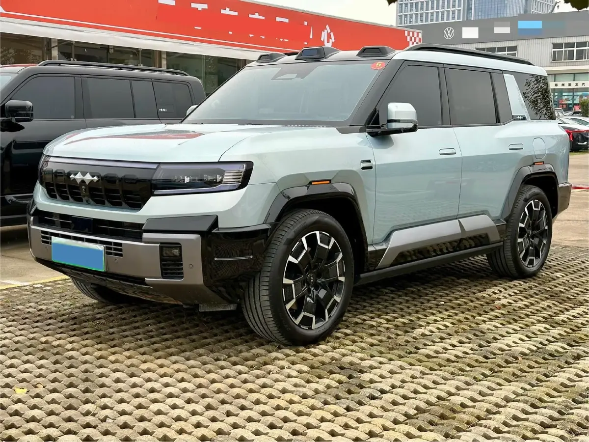 2025 FangChengBao Bao 8 2.0T 245HP L4 E-CVT PHEV 36.8KWH