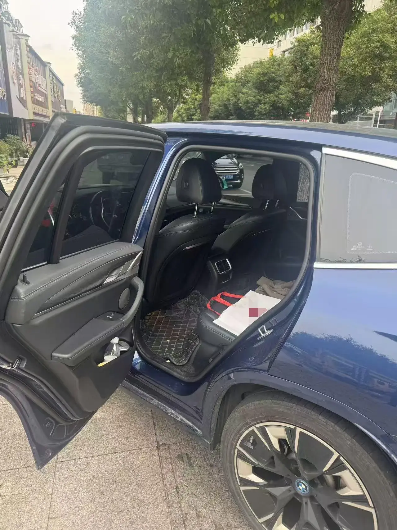 2022 BMW IX3 thumbnail 3