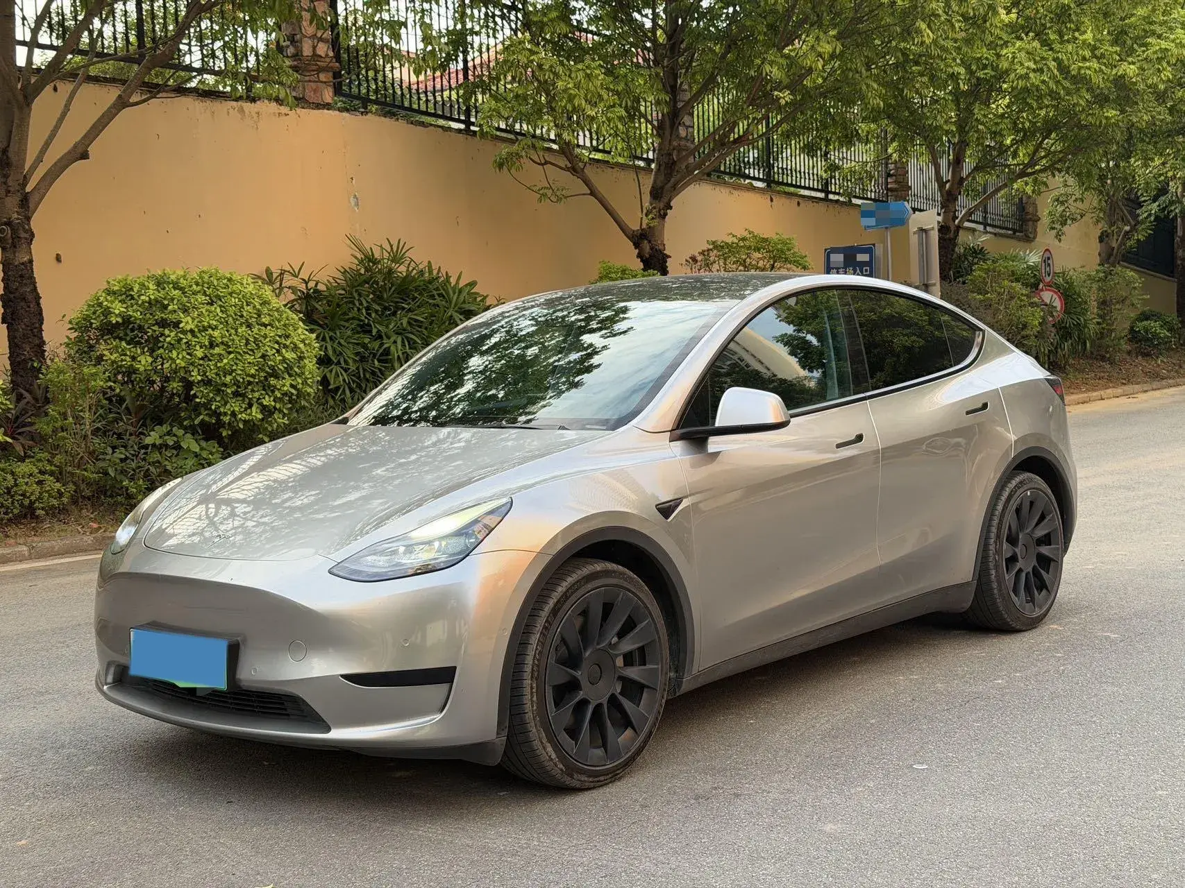 2022 TESLA MODEL view 1