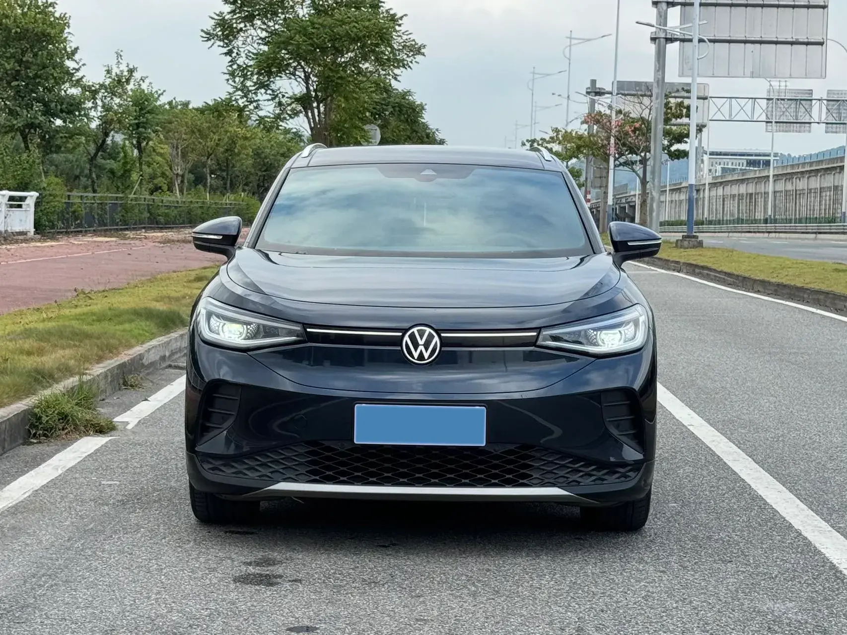 2024 VOLKSWAGEN ID.4 thumbnail 2