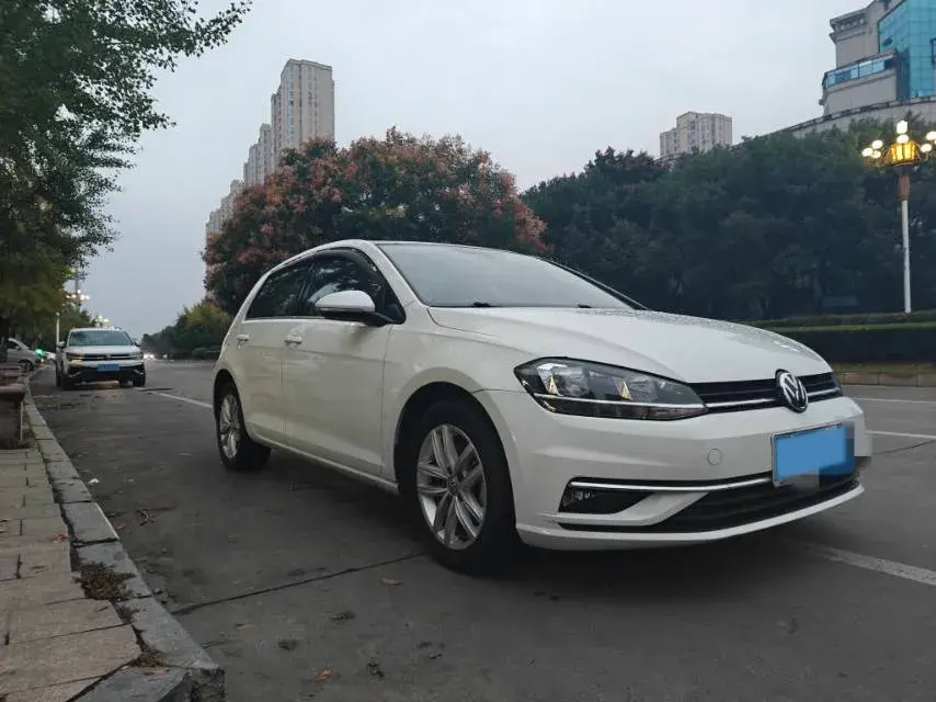 2019 VOLKSWAGEN GOLF thumbnail 2