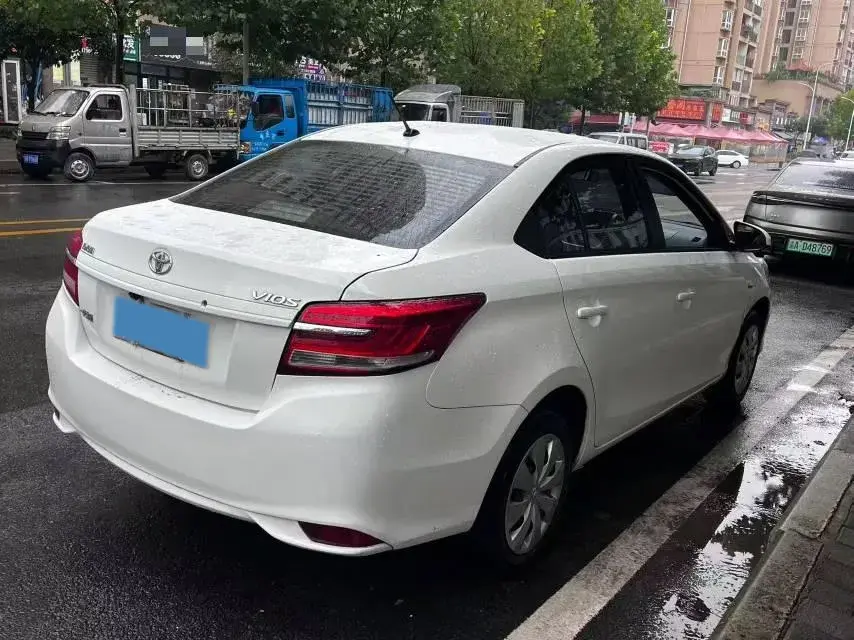 2017 TOYOTA VIOS thumbnail 4