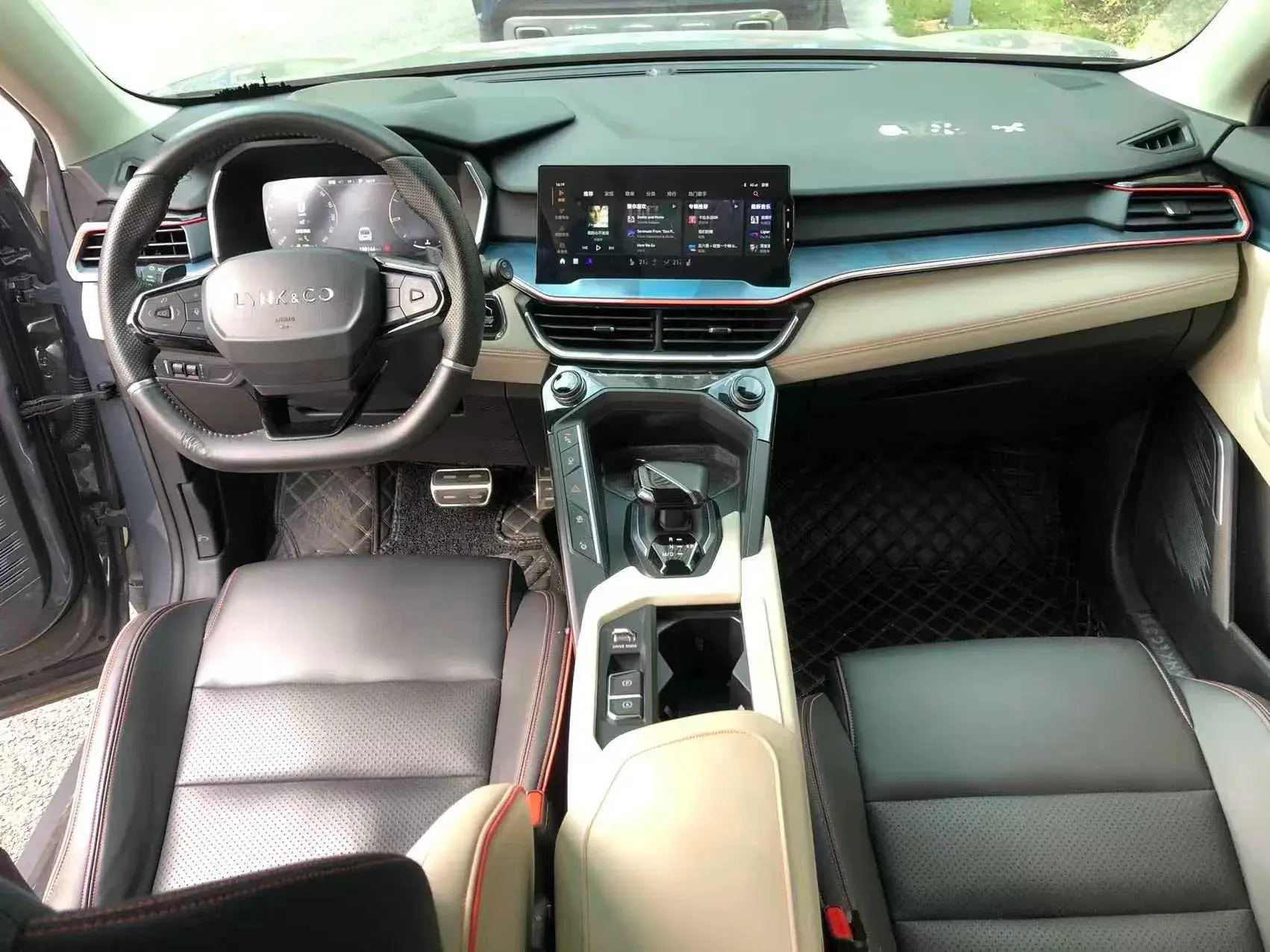 2020 LYNK&CO 06 thumbnail 4