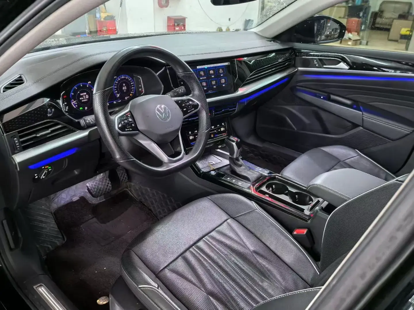 2022 VOLKSWAGEN PASSAT thumbnail 2