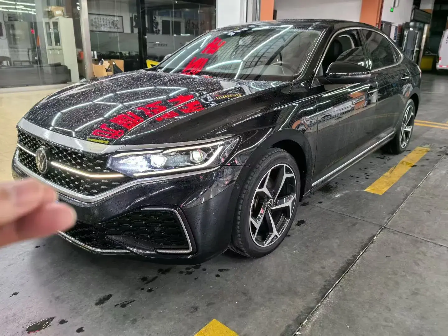 2022 VOLKSWAGEN PASSAT view 1