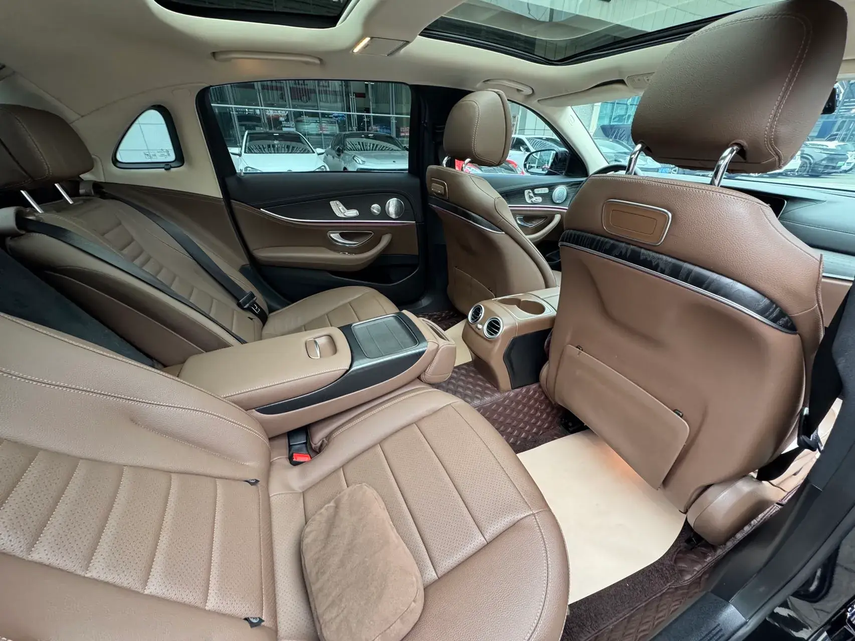 2020 MERCEDES-BENZ E thumbnail 4