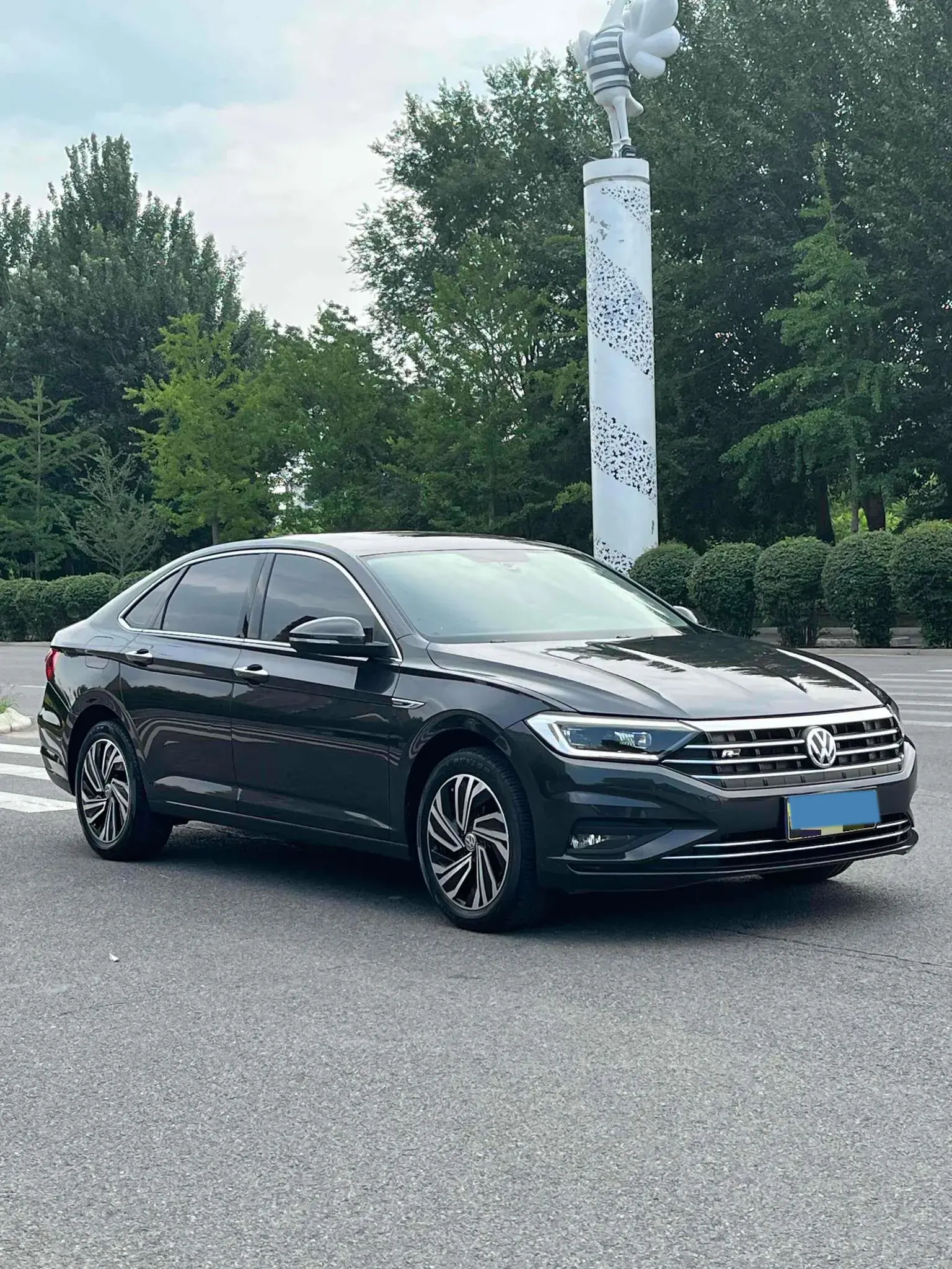 2021 VOLKSWAGEN SAGITAR thumbnail 3