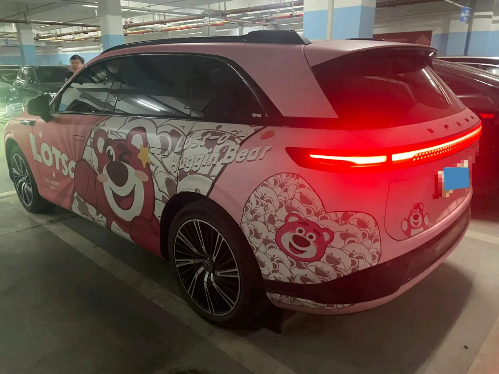 2022 XPENG G9 thumbnail 2