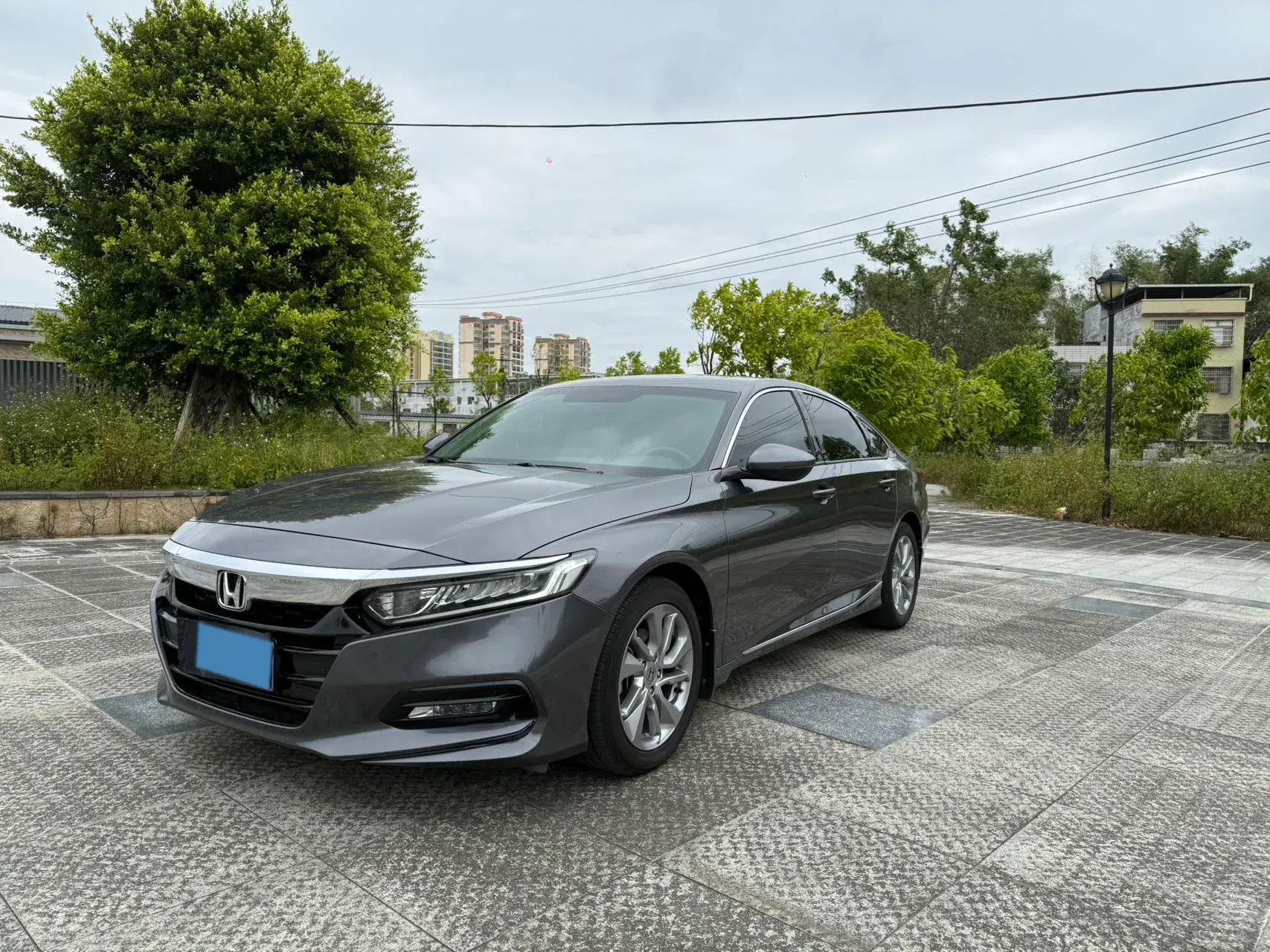 2018 HONDA ACCORD view 1