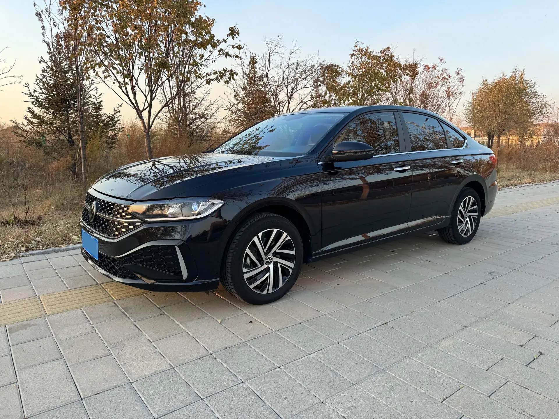 2023 VOLKSWAGEN LAVIDA view 1