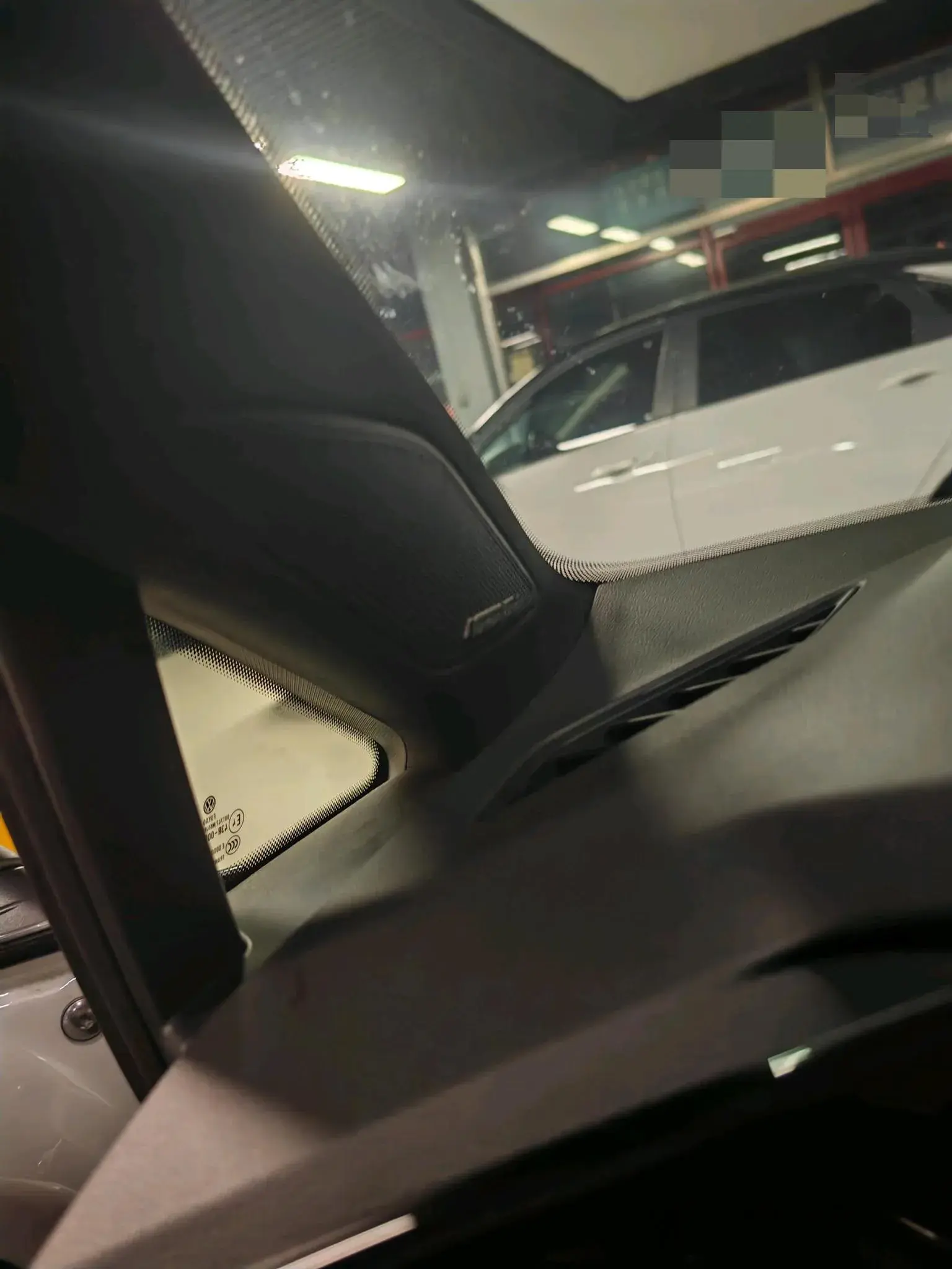 2021 VOLKSWAGEN GOLF thumbnail 3