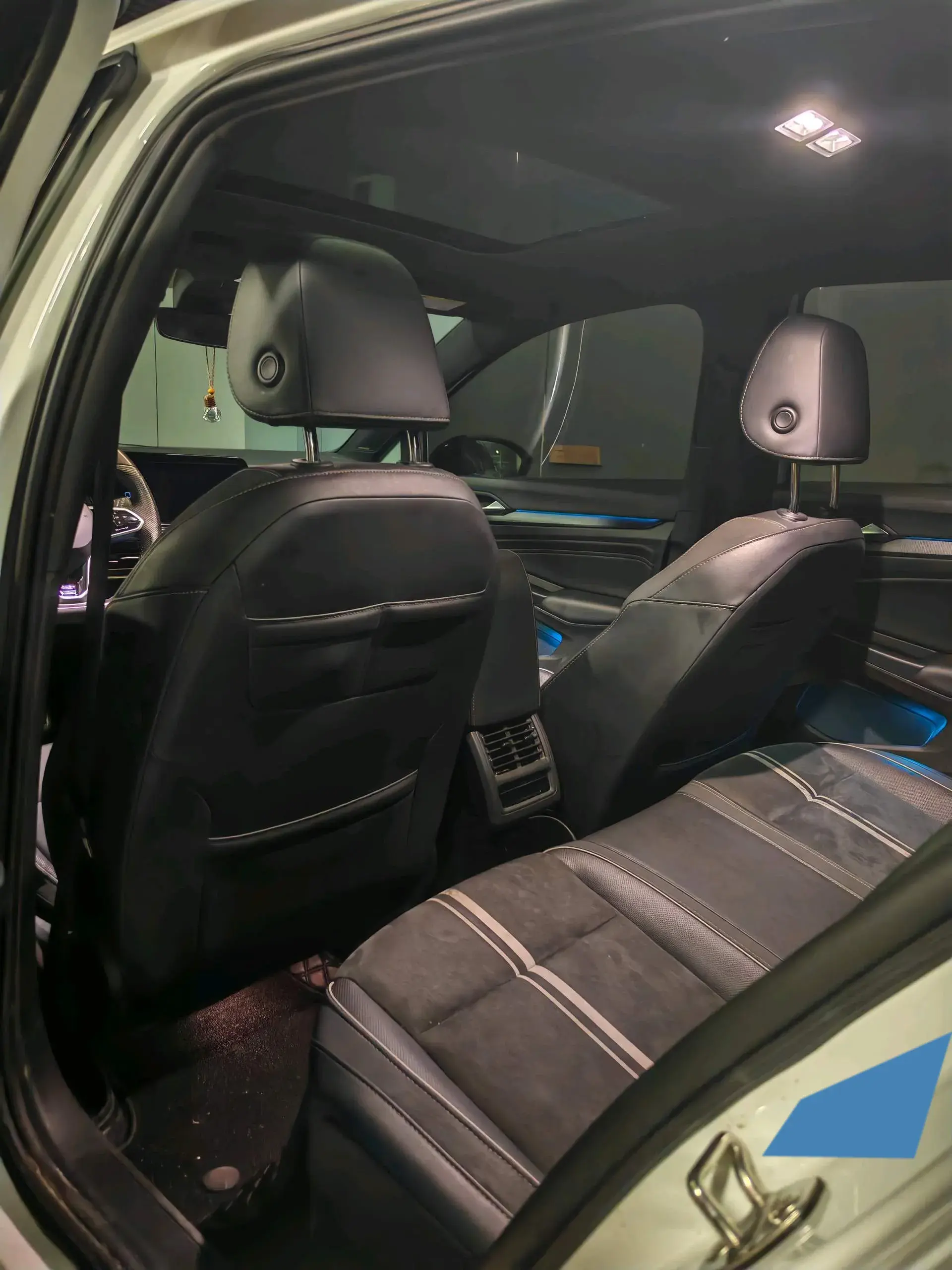 2021 VOLKSWAGEN GOLF thumbnail 4