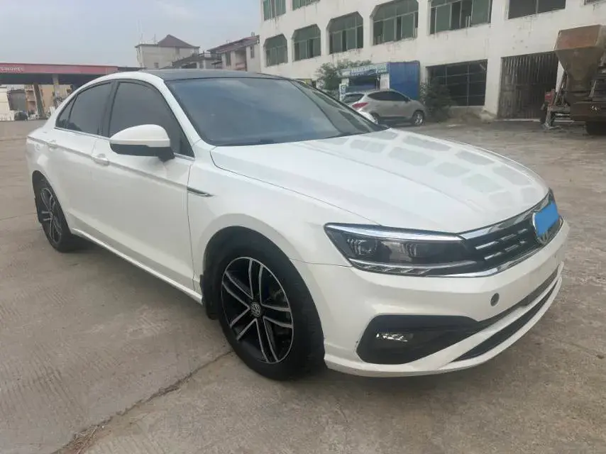 2021 VOLKSWAGEN LAMANDO thumbnail 3