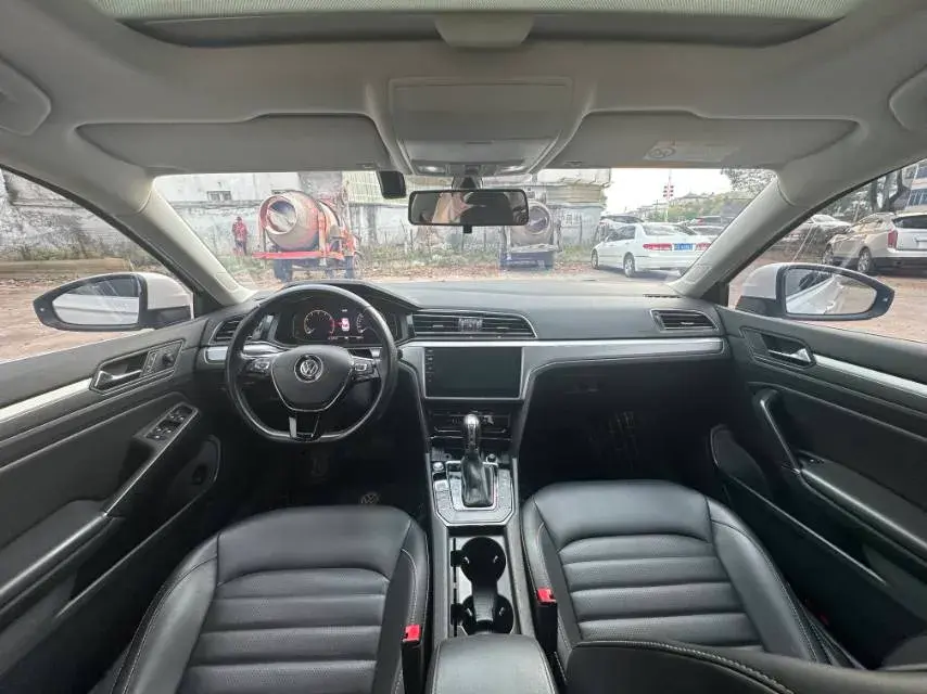 2021 VOLKSWAGEN LAMANDO thumbnail 4