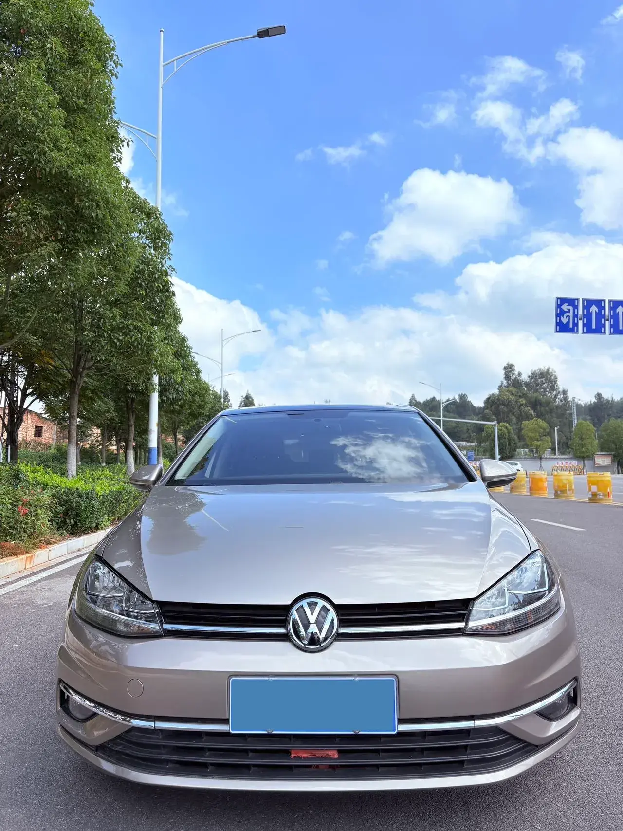 2019 VOLKSWAGEN GOLF thumbnail 2
